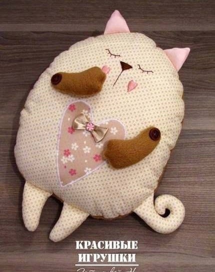 Выкройка игрушка подушка в виде кота Выкройка игрушка подушка в виде кота - шьем подушку сами